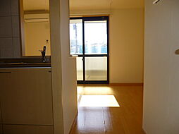 つくばエクスプレス 六町駅 徒歩27分の賃貸アパート 1階1LDKのリビング/ダイニング