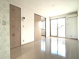 ドエルコート里吉 B 102 1階1LDKのリビング/ダイニング