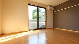 カサベルデ 201 2階ワンルームのリビング/ダイニング