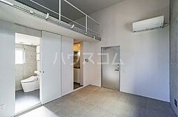 東京メトロ千代田線 明治神宮前駅 徒歩8分の賃貸マンション 1階ワンルームのリビング/ダイニング