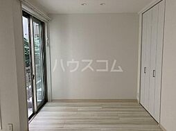 ジュリー・ムーIII 102 1階1Kのリビング/ダイニング