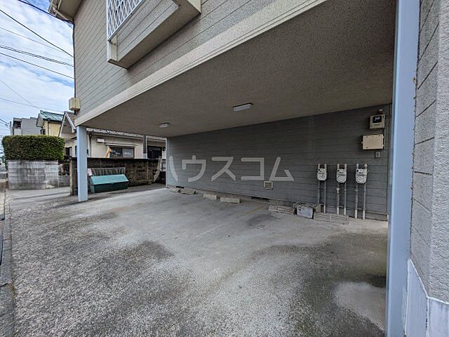 6 / 13