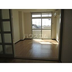 レジデンスカープ小山 211 2階2Kのリビング/ダイニング