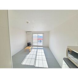 ホワイトローズII 204 2階1Kのリビング/ダイニング