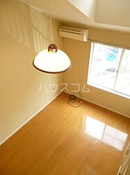 カーサフィオーレ 101 1階ワンルームのリビング/ダイニング