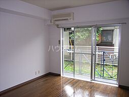 マメゾン 102 1階1Kのリビング/ダイニング