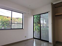 キャトル・フィーユ 1階1Kのリビング/ダイニング