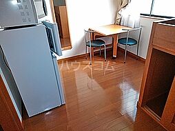 レオパレス本城 102 1階1Kのリビング/ダイニング