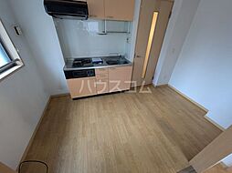 東京メトロ千代田線 綾瀬駅 徒歩5分の賃貸マンション 2階1Kのリビング/ダイニング