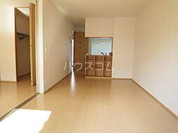 S・V・P・ナイン 102 1階1LDKのリビング/ダイニング