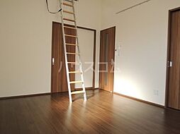 グリーンゲイブルズ 2階1Kのリビング/ダイニング