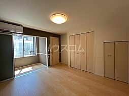 リッチハーベスト III 102 1階1Kのリビング/ダイニング