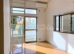 フラット 105 1階ワンルームのリビング/ダイニング