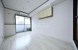 メゾン・ド・マルス 206 2階ワンルームのリビング/ダイニング