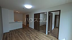 GREEN GABLES FAMIRIA A棟 201 2階2LDKのリビング/ダイニング