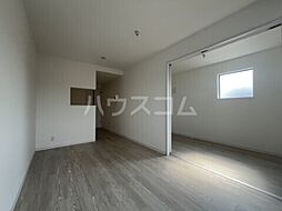 ジーメゾン春日部小渕 201 2階1LDKのリビング/ダイニング