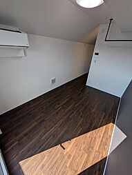 ロッソ・カンパーナ 301 3階ワンルームのリビング/ダイニング