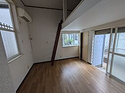 イーストキャッスル 1階ワンルームのリビング/ダイニング