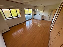 サンパーク共和 4階1LDKのリビング/ダイニング