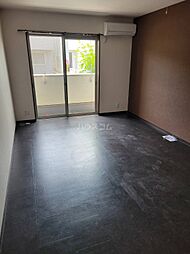 Y’s Court 203 2階1Kのリビング/ダイニング