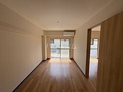 第一秋善ビル 205 2階1LDKのリビング/ダイニング