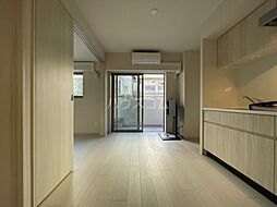 ルミーク本町ウェスト 402 4階2DKのリビング/ダイニング