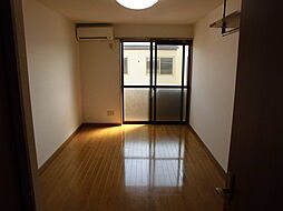 ロイヤルコンフォート 2階1Kのリビング/ダイニング