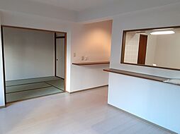 コンフォートグリーン 4階2LDKのリビング/ダイニング