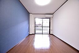 アーバンヒルズ B111 1階ワンルームのリビング/ダイニング