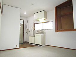 第二小坂荘 201 2階ワンルームのリビング/ダイニング