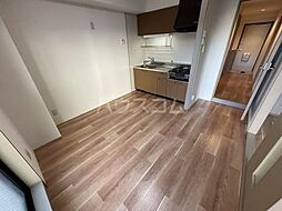 ロイメント名駅 202 2階2DKのリビング/ダイニング