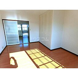 シャトルチグサ　Ｂ棟 107 1階1DKのリビング/ダイニング