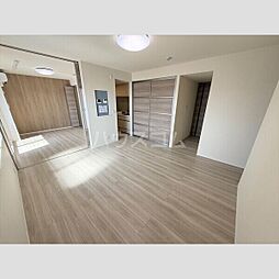 近鉄名古屋線 伏屋駅 徒歩4分の賃貸アパート 3階2LDKのリビング/ダイニング