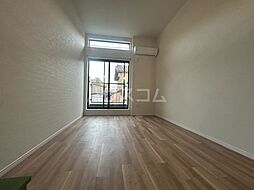 chalet東中山 102 1階1Kのリビング/ダイニング