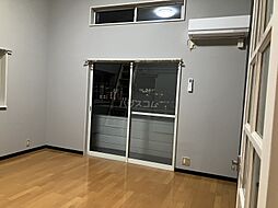 サン・スカイフロント 201 2階1Kのリビング/ダイニング