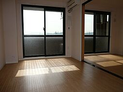 JR東海道本線 相見駅 徒歩3分の賃貸マンション 1階2LDKのリビング/ダイニング