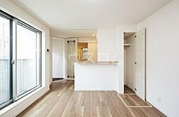 東京メトロ丸ノ内線 四谷三丁目駅 徒歩6分の賃貸アパート 3階ワンルームのリビング/ダイニング