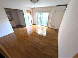 パインクラタ 102 1階ワンルームのリビング/ダイニング