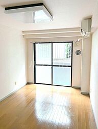 Ｋストーク C 地下1階ワンルームのリビング/ダイニング