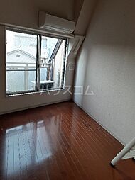 ヴォルペ 101 1階ワンルームのリビング/ダイニング