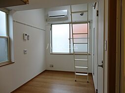 フェリスピュール 104 1階ワンルームのリビング/ダイニング