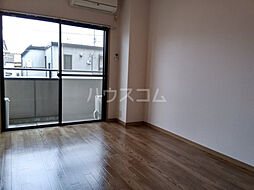 ケインズ・コート 3階2DKのリビング/ダイニング