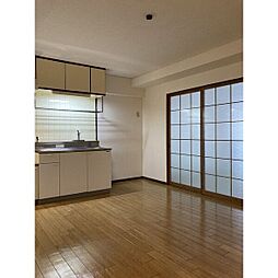 愛知高速東部丘陵線 杁ヶ池公園駅 徒歩6分の賃貸マンション 1階3DKのリビング/ダイニング