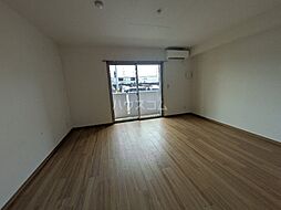 グランスイートアイ 202