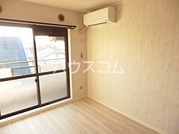 ジョイフル津田沼 3階ワンルームのリビング/ダイニング