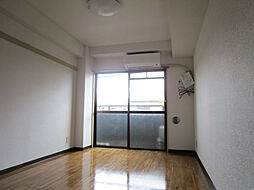 ジュネス・ハイム 206 2階1Kのリビング/ダイニング