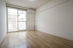 レーゲ・ハマノ 105 1階ワンルームのリビング/ダイニング