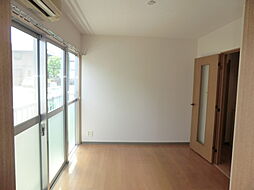 ロイヤルヒルズ忠生 101 1階ワンルームのリビング/ダイニング