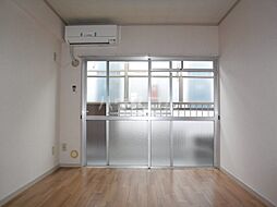 千葉都市モノレール 県庁前駅 バス12分 亀井町下車 徒歩17分の賃貸アパート 4階1Kのリビング/ダイニング