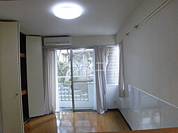 レ・ゾワゾー 305 3階ワンルームのリビング/ダイニング